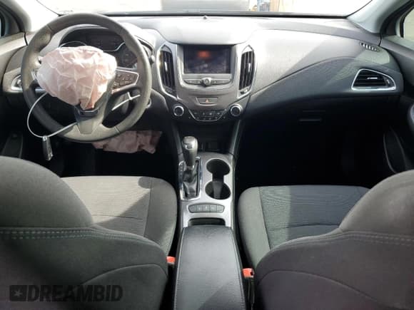 ✅ 2019 Chevrolet Cruze LT • VIN: 1G1BE5SM9K7127470 • Lot: 41798763. Listed on Copart with 45,935 mi. Free auction sales archive from the USA and detailed vehicle history report at DreamBid. Image 8.