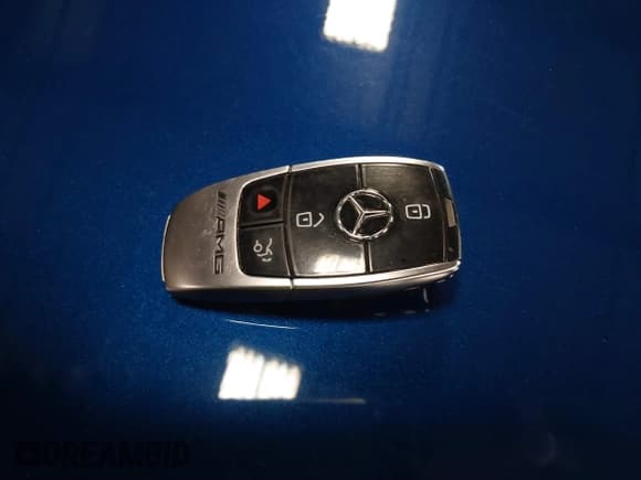 ✅ 2019 Mercedes-Benz C 63 S AMG • VIN: 55SWF8HB8KU306976 • Lot: 41505577. Listed on IAAI with 21,897 mi. Free auction sales archive from the USA and detailed vehicle history report at DreamBid. Image 11.