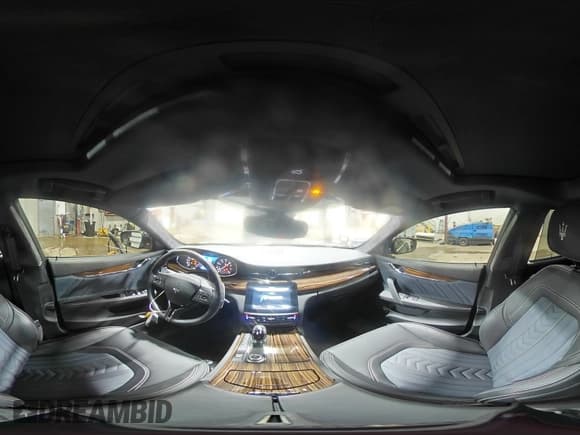 ✅ 2018 Maserati Quattroporte S Q4 GranLusso • VIN: ZAM56YRL5J1286578 • Lot: 61954625. Wystawiony na Copart z przebiegiem 16 481 mil. Bezpłatny archiwum sprzedaży aukcyjnych z USA i szczegółowy raport historii pojazdu na DreamBid. Zdjęcie 14.