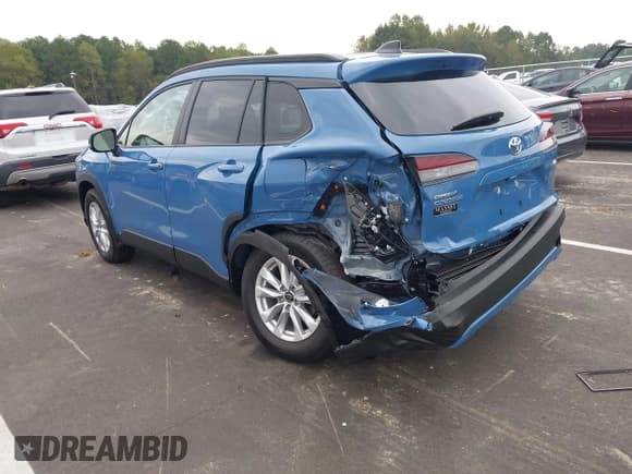 ✅ 2026 Toyota Corolla Cross LE • VIN: 7MUCAAAG0TV151987 • Lot: 43335215. Listed on IAAI with 274 mi. Free auction sales archive from the USA and detailed vehicle history report at DreamBid. Image 3.