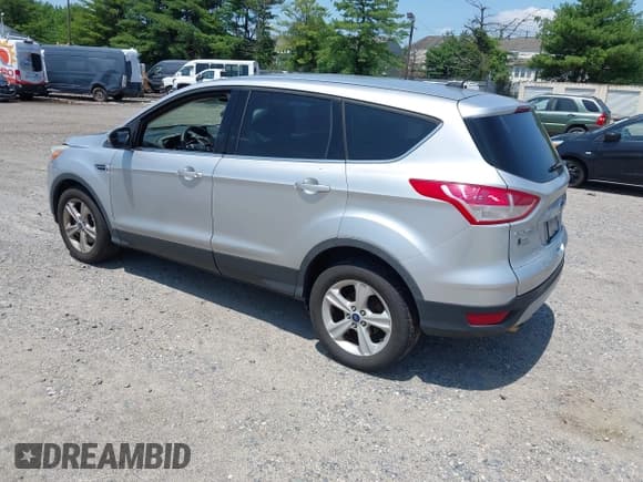 ✅ 2014 Ford Escape SE • VIN: 1FMCU9GX7EUC82707 • Lot: 42567827. Wystawiony na IAAI z przebiegiem 122 529 mil. Bezpłatny archiwum sprzedaży aukcyjnych z USA i szczegółowy raport historii pojazdu na DreamBid. Zdjęcie 3.