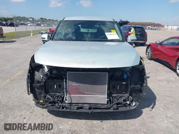 ✅ 2024 Kia EV9 Light Long Range • VIN: KNDAB5S18R6029175 • Lot: 41689113. Wystawiony na IAAI z przebiegiem 7 831 mil. Bezpłatny archiwum sprzedaży aukcyjnych z USA i szczegółowy raport historii pojazdu na DreamBid. Zdjęcie 13.