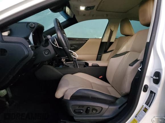 ✅ 2020 Lexus ES • VIN: 58AF21B10LU010836 • Lot: 76931564. Wystawiony na Copart z przebiegiem 82 900 mil. Bezpłatny archiwum sprzedaży aukcyjnych z USA i szczegółowy raport historii pojazdu na DreamBid. Zdjęcie 7.