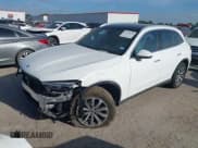 ✅ 2025 Mercedes-Benz GLC 300 • VIN: W1NKM4GB3SF320370 • Lot: 42622649. Wystawiony na IAAI z przebiegiem 1 787 mil. Bezpłatny archiwum sprzedaży aukcyjnych z USA i szczegółowy raport historii pojazdu na DreamBid. Zdjęcie 17.