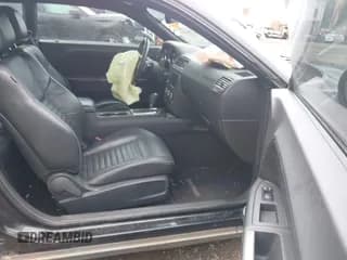 ✅ 2013 Dodge Challenger R/T • VIN: 2C3CDYBT7DH501545 • Lot: 41705838. Wystawiony na IAAI z przebiegiem 85 559 mil. Bezpłatny archiwum sprzedaży aukcyjnych z USA i szczegółowy raport historii pojazdu na DreamBid. Zdjęcie 5.