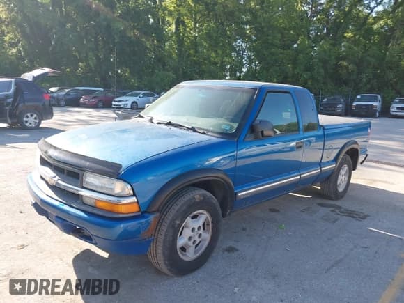 ✅ 2001 Chevrolet S-10 LS • VIN: 1GCDT19W118207893 • Лот: 42258509. Опубликован ранее на IAAI с пробегом 144 379 миль. Бесплатный доступ к архиву аукционных продаж из США и подробный отчёт об истории автомобиля на DreamBid. Изображение 2.