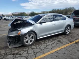 ✅ 2013 Volkswagen Passat SE • VIN: 1VWBP7A37DC136634 • Lot: 81468785. Wystawiony na Copart z przebiegiem 171 806 mil. Bezpłatny archiwum sprzedaży aukcyjnych z USA i szczegółowy raport historii pojazdu na DreamBid. Zdjęcie 1.