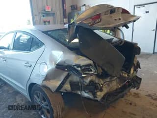 ✅ 2017 Hyundai Elantra SE • VIN: 5NPD84LF1HH071921 • Lot: 43399547. Listed on IAAI with 62,402 mi. Free auction sales archive from the USA and detailed vehicle history report at DreamBid. Image 6.