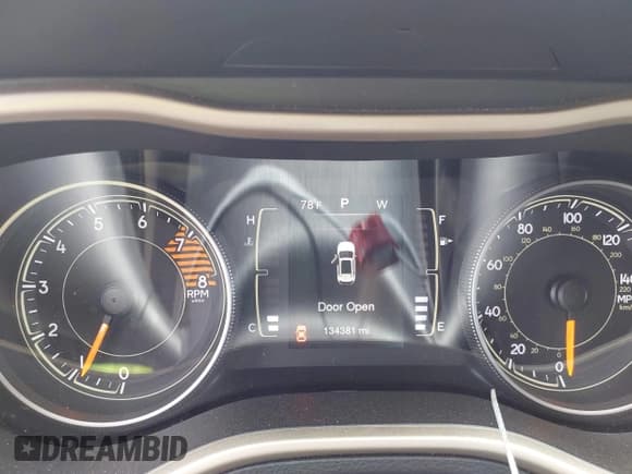 ✅ 2016 Jeep Cherokee 75th Anniversary • VIN: 1C4PJLCS2GW108508 • Lot: 42344832. Wystawiony na IAAI z przebiegiem 134 381 mil. Bezpłatny archiwum sprzedaży aukcyjnych z USA i szczegółowy raport historii pojazdu na DreamBid. Zdjęcie 7.