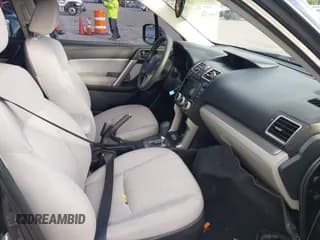 ✅ 2017 Subaru Forester Premium • VIN: JF2SJAEC8HH401972 • Lot: 43602073. Wystawiony na IAAI z przebiegiem 70 868 mil. Bezpłatny archiwum sprzedaży aukcyjnych z USA i szczegółowy raport historii pojazdu na DreamBid. Zdjęcie 5.