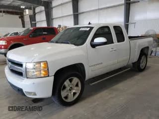 ✅ 2007 Chevrolet Silverado 1500 LTZ • VIN: 2GCEC190671705163 • Lot: 69735165. Listed on Copart with 172,688 mi. Free auction sales archive from the USA and detailed vehicle history report at DreamBid. Image 1.