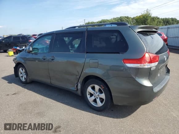 ✅ 2012 Toyota Sienna LE AAS • VIN: 5TDKK3DC4CS204939 • Lot: 71807755. Wystawiony na Copart z przebiegiem 154 469 mil. Bezpłatny archiwum sprzedaży aukcyjnych z USA i szczegółowy raport historii pojazdu na DreamBid. Zdjęcie 2.
