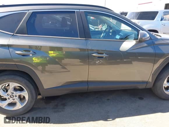 2023 Hyundai Tucson SEL с VIN 5NMJBCAE9PH270896, выставлен на аукционе IAAI как лот 42971845 с пробегом 13 689 миль миль и . История ставок и продаж доступна на DreamBid. Изображение 13.