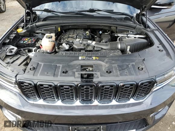 ✅ 2023 Jeep Grand Cherokee Limited • VIN: 1C4RJGBGXP8742988 • Лот: 86123755. Опубликован ранее на Copart с пробегом Не указан. Бесплатный доступ к архиву аукционных продаж из США и подробный отчёт об истории автомобиля на DreamBid. Изображение 12.