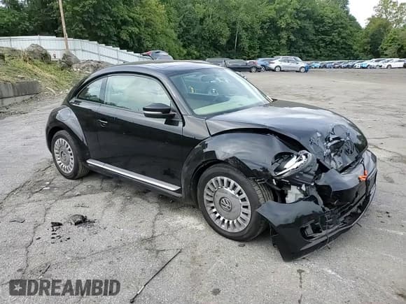 ✅ 2014 Volkswagen Beetle 2.5L • VIN: 3VWJP7AT5EM613525 • Lot: 71796745. Wystawiony na Copart z przebiegiem 130 325 mil. Bezpłatny archiwum sprzedaży aukcyjnych z USA i szczegółowy raport historii pojazdu na DreamBid. Zdjęcie 13.