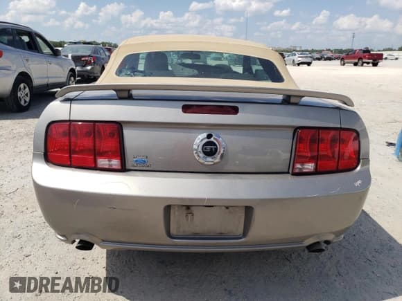 ✅ 2009 Ford Mustang GT • VIN: 1ZVHT85HX95133420 • Lot: 56416975. Wystawiony na Copart z przebiegiem 174 656 mil. Bezpłatny archiwum sprzedaży aukcyjnych z USA i szczegółowy raport historii pojazdu na DreamBid. Zdjęcie 6.