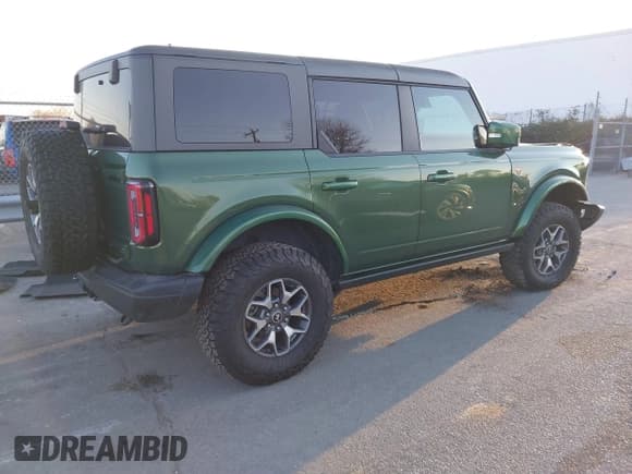 ✅ 2023 Ford Bronco • VIN: 1FMEE5DP2PLB43810 • Lot: 41656885. Wystawiony na IAAI z przebiegiem 22 178 mil. Bezpłatny archiwum sprzedaży aukcyjnych z USA i szczegółowy raport historii pojazdu na DreamBid. Zdjęcie 4.