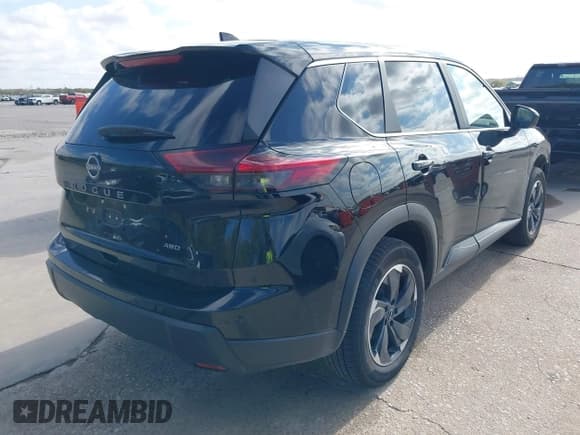 ✅ 2025 Nissan Rogue SV • VIN: 5N1BT3BB8SC800672 • Lot: 43704354. Listed on IAAI with 27,300 mi. Free auction sales archive from the USA and detailed vehicle history report at DreamBid. Image 4.