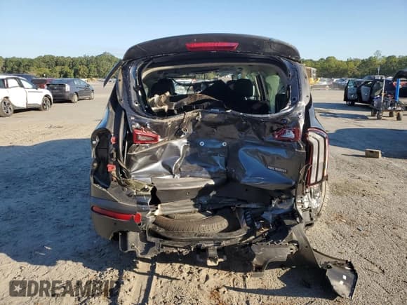 ✅ 2022 Kia Telluride S • VIN: 5XYP64HCXNG227894 • Лот: 83931045. Опубликован ранее на Copart с пробегом 95 419 миль. Бесплатный доступ к архиву аукционных продаж из США и подробный отчёт об истории автомобиля на DreamBid. Изображение 6.