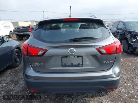 ✅ 2018 Nissan Rogue S • VIN: JN1BJ1CR8JW251713 • Lot: 43275507. Listed on IAAI with 122,681 mi. Free auction sales archive from the USA and detailed vehicle history report at DreamBid. Image 16.