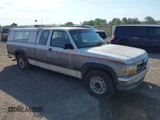 1993 Dodge Dakota z VIN 1B7FL23X2PS181428, wystawiony jako IAAI lot #42793536 z przebiegiem 274 650 mil mil oraz . Historia ofert i sprzedaży dostępna na DreamBid. Obrazek 1.