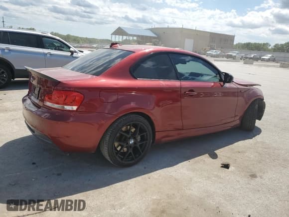 ✅ 2012 BMW 1 Series 135i • VIN: WBAUC9C5XCVM12726 • Lot: 58204845. Wystawiony na Copart z przebiegiem 84 331 mil. Bezpłatny archiwum sprzedaży aukcyjnych z USA i szczegółowy raport historii pojazdu na DreamBid. Zdjęcie 3.