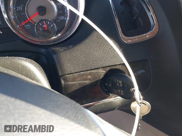 ✅ 2013 Chrysler Town & Country Touring • VIN: 2C4RC1BG4DR583750 • Лот: 43717878. Опубликован ранее на IAAI с пробегом 121 612 миль. Бесплатный доступ к архиву аукционных продаж из США и подробный отчёт об истории автомобиля на DreamBid. Изображение 11.