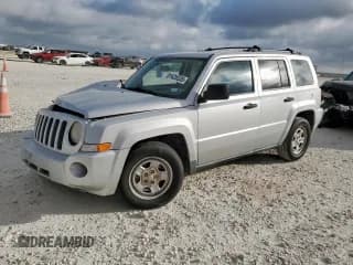 ✅ 2008 Jeep Patriot Sport • VIN: 1J8FT28W78D521476 • Лот: 81626535. Опубликован ранее на Copart с пробегом 117 146 миль. Бесплатный доступ к архиву аукционных продаж из США и подробный отчёт об истории автомобиля на DreamBid. Изображение 1.