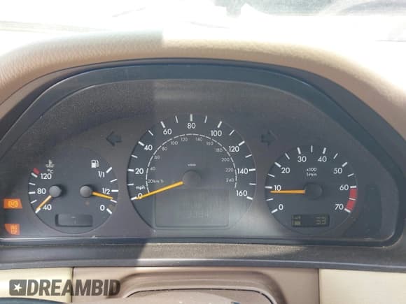 ✅ 2001 Mercedes-Benz E 320 • VIN: WDBJH65J31B207973 • Lot: 42114891. Listed on IAAI with 198,384 mi. Free auction sales archive from the USA and detailed vehicle history report at DreamBid. Image 7.