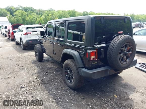 ✅ 2022 Jeep Wrangler Unlimited Willys Sport • VIN: 1C4HJXDM8NW135415 • Lot: 42625492. Wystawiony na IAAI z przebiegiem 84 780 mil. Bezpłatny archiwum sprzedaży aukcyjnych z USA i szczegółowy raport historii pojazdu na DreamBid. Zdjęcie 3.