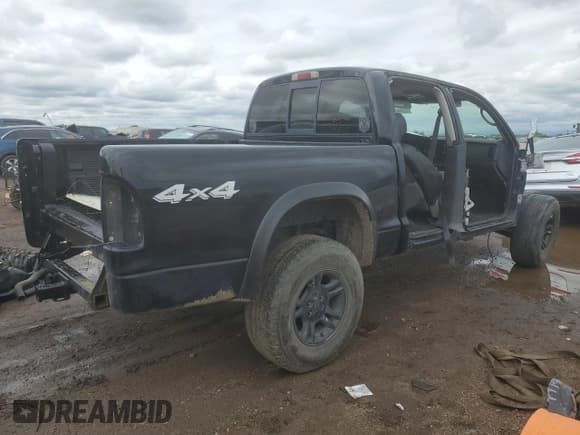 ✅ 2004 Dodge Dakota SLT • VIN: 1D7HG48N14S782721 • Lot: 58902485. Wystawiony na Copart z przebiegiem Nie podano. Bezpłatny archiwum sprzedaży aukcyjnych z USA i szczegółowy raport historii pojazdu na DreamBid. Zdjęcie 3.
