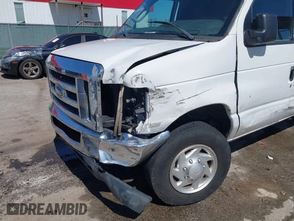 ✅ 2013 Ford Econoline Cargo Commercial • VIN: 1FTNS2EL2DDA60813 • Lot: 42030005. Wystawiony na IAAI z przebiegiem 216 536 mil. Bezpłatny archiwum sprzedaży aukcyjnych z USA i szczegółowy raport historii pojazdu na DreamBid. Zdjęcie 6.