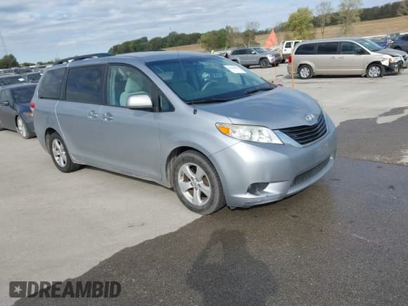 ✅ 2014 Toyota Sienna LE • VIN: 5TDKK3DC0ES509583 • Lot: 43424567. Listed on IAAI with 217,639 mi. Free auction sales archive from the USA and detailed vehicle history report at DreamBid. Image 1.