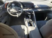 ✅ 2025 Hyundai Elantra SEL Convenience • VIN: KMHLS4DG1SU924590 • Lot: 90633065. Wystawiony na Copart z przebiegiem 14 548 mil. Bezpłatny archiwum sprzedaży aukcyjnych z USA i szczegółowy raport historii pojazdu na DreamBid. Zdjęcie 8.