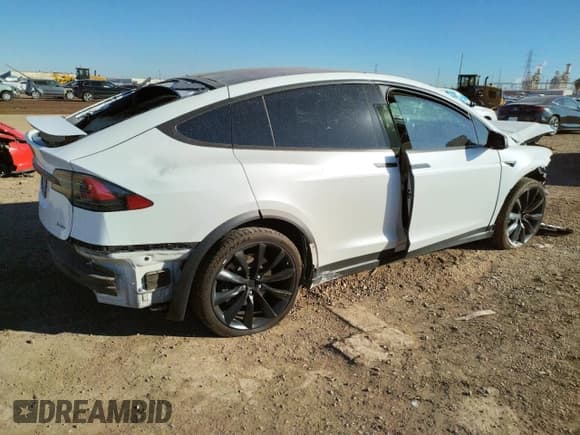 ✅ 2017 Tesla Model X 90D • VIN: 5YJXCBE2XHF066662 • Lot: 67484502. Listed on Copart with Not provided. Free auction sales archive from the USA and detailed vehicle history report at DreamBid. Image 3.