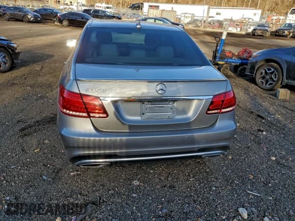 ✅ 2014 Mercedes-Benz E 350 Sport • VIN: WDDHF5KBXEA878331 • Lot: 96297935. Wystawiony na Copart z przebiegiem 203 193 mil. Bezpłatny archiwum sprzedaży aukcyjnych z USA i szczegółowy raport historii pojazdu na DreamBid. Zdjęcie 6.