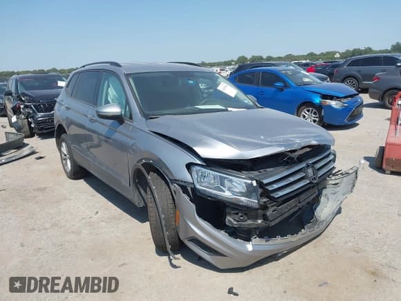 ✅ 2020 Volkswagen Tiguan S • VIN: 3VV1B7AX8LM054877 • Лот: 43147566. Опубликован ранее на IAAI с пробегом 118 030 миль. Бесплатный доступ к архиву аукционных продаж из США и подробный отчёт об истории автомобиля на DreamBid. Изображение 1.