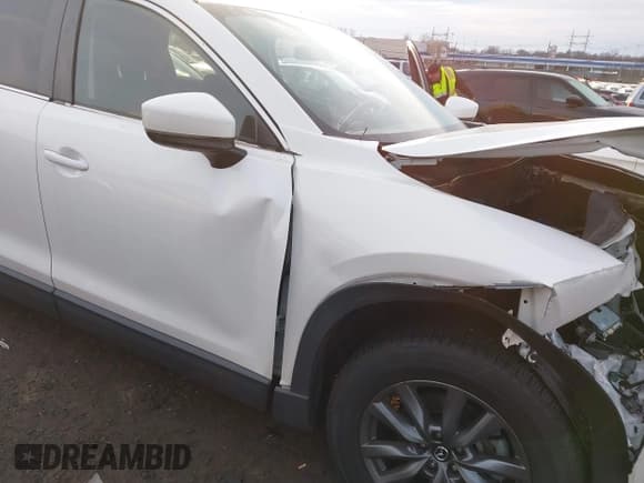 ✅ 2020 Mazda CX-9 Sport • VIN: JM3TCBBY6L0414673 • Lot: 41310952. Listed on IAAI with 27,686 mi. Free auction sales archive from the USA and detailed vehicle history report at DreamBid. Image 17.