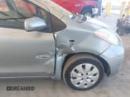 ✅ 2011 Toyota Yaris • VIN: JTDKT4K38B5329193 • Lot: 42735215. Wystawiony na IAAI z przebiegiem 120 584 mil. Bezpłatny archiwum sprzedaży aukcyjnych z USA i szczegółowy raport historii pojazdu na DreamBid. Zdjęcie 6.