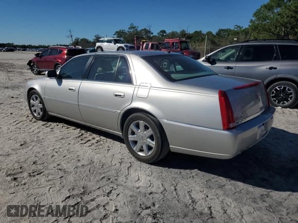 ✅ 2007 Cadillac DTS Luxury I • VIN: 1G6KD57YX7U144165 • Лот: 90364975. Опубликован ранее на Copart с пробегом 74 497 миль. Бесплатный доступ к архиву аукционных продаж из США и подробный отчёт об истории автомобиля на DreamBid. Изображение 2.