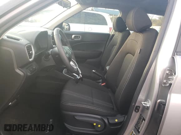 ✅ 2024 Hyundai Venue SEL • VIN: KMHRC8A35RU329171 • Lot: 79301014. Listed on Copart with 309 mi. Free auction sales archive from the USA and detailed vehicle history report at DreamBid. Image 7.