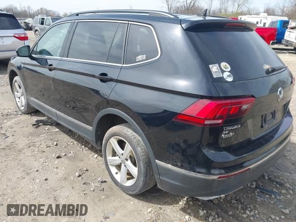 ✅ 2021 Volkswagen Tiguan SE • VIN: 3VV2B7AX4MM050282 • Лот: 42124808. Опубликован ранее на IAAI с пробегом 80 082 миль. Бесплатный доступ к архиву аукционных продаж из США и подробный отчёт об истории автомобиля на DreamBid. Изображение 3.