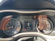 ✅ 2015 Jeep Cherokee Latitude • VIN: 1C4PJMCS7FW502154 • Lot: 91481835. Wystawiony na Copart z przebiegiem 169 491 mil. Bezpłatny archiwum sprzedaży aukcyjnych z USA i szczegółowy raport historii pojazdu na DreamBid. Zdjęcie 9.