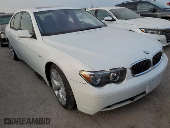 ✅ 2003 BMW 7 Series 745i • VIN: WBAGL63483DP68231 • Лот: 76638554. Опубликован ранее на Copart с пробегом Не указан. Бесплатный доступ к архиву аукционных продаж из США и подробный отчёт об истории автомобиля на DreamBid. Изображение 4.