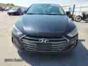 2017 Hyundai Elantra SE z VIN 5NPD84LF8HH023896, wystawiony jako Copart lot #71485665 z przebiegiem 68 585 mil mil oraz Szkoda całkowita • Salvage title. Historia ofert i sprzedaży dostępna na DreamBid. Obrazek 5.