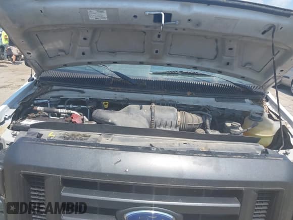 ✅ 2012 Ford Econoline Cargo Commercial • VIN: 1FTNS2EL0CDB20067 • Lot: 42858350. Wystawiony na IAAI z przebiegiem 127 126 mil. Bezpłatny archiwum sprzedaży aukcyjnych z USA i szczegółowy raport historii pojazdu na DreamBid. Zdjęcie 10.