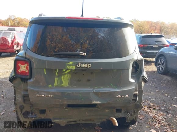 ✅ 2017 Jeep Renegade Sport • VIN: ZACCJBAB7HPE87600 • Lot: 43613043. Wystawiony na IAAI z przebiegiem 204 053 mil. Bezpłatny archiwum sprzedaży aukcyjnych z USA i szczegółowy raport historii pojazdu na DreamBid. Zdjęcie 17.