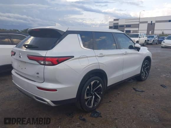 2024 Mitsubishi Outlander SE z VIN JA4J3VA81RZ009113, wystawiony jako IAAI lot #43244317 z przebiegiem 99 284 mil mil oraz . Historia ofert i sprzedaży dostępna na DreamBid. Obrazek 4.