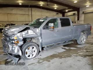 2017 Chevrolet Silverado 2500HD LTZ с VIN 1GC1KWEY7HF135811, выставлен на аукционе Copart как лот 66798315 с пробегом 115 271 миль миль и Списание • Salvage title. История ставок и продаж доступна на DreamBid. Изображение 1.
