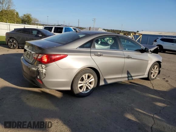✅ 2014 Hyundai Sonata GLS • VIN: 5NPEB4AC4EH885667 • Lot: 74478134. Listed on Copart with 161,759 mi. Free auction sales archive from the USA and detailed vehicle history report at DreamBid. Image 3.